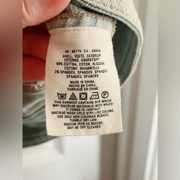 Denim Vest S to M deer 🦌 skull rose 🌹 appliqué embroidered light wash blue - Picture 10 of 14